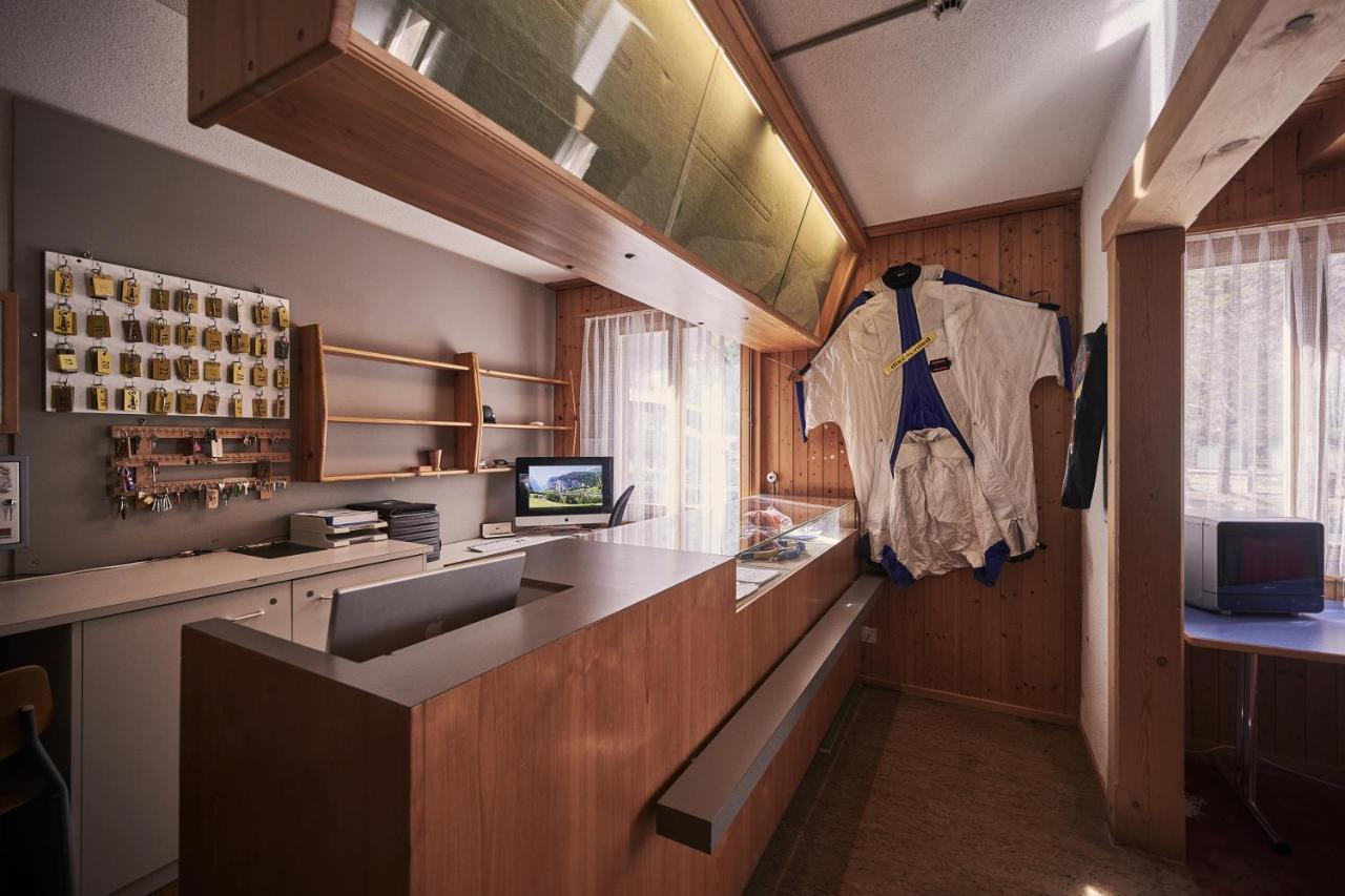 Alpine Base Hostel - Adults Only เลาเทอร์บรุนเนน ภายนอก รูปภาพ