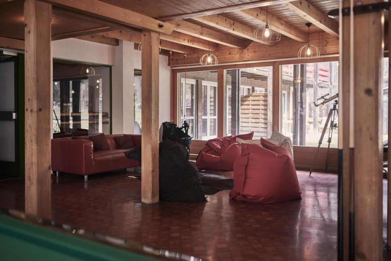 Alpine Base Hostel - Adults Only เลาเทอร์บรุนเนน ภายนอก รูปภาพ