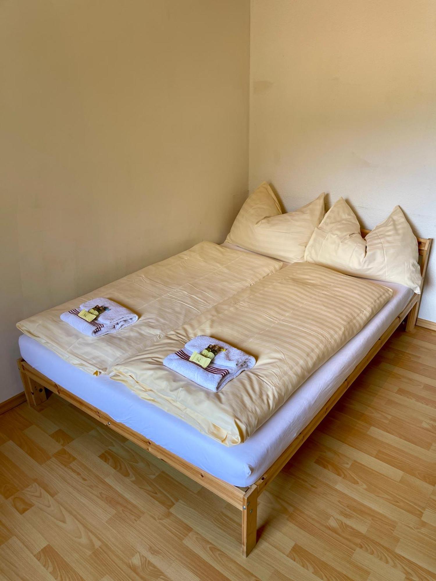 Alpine Base Hostel - Adults Only เลาเทอร์บรุนเนน ภายนอก รูปภาพ