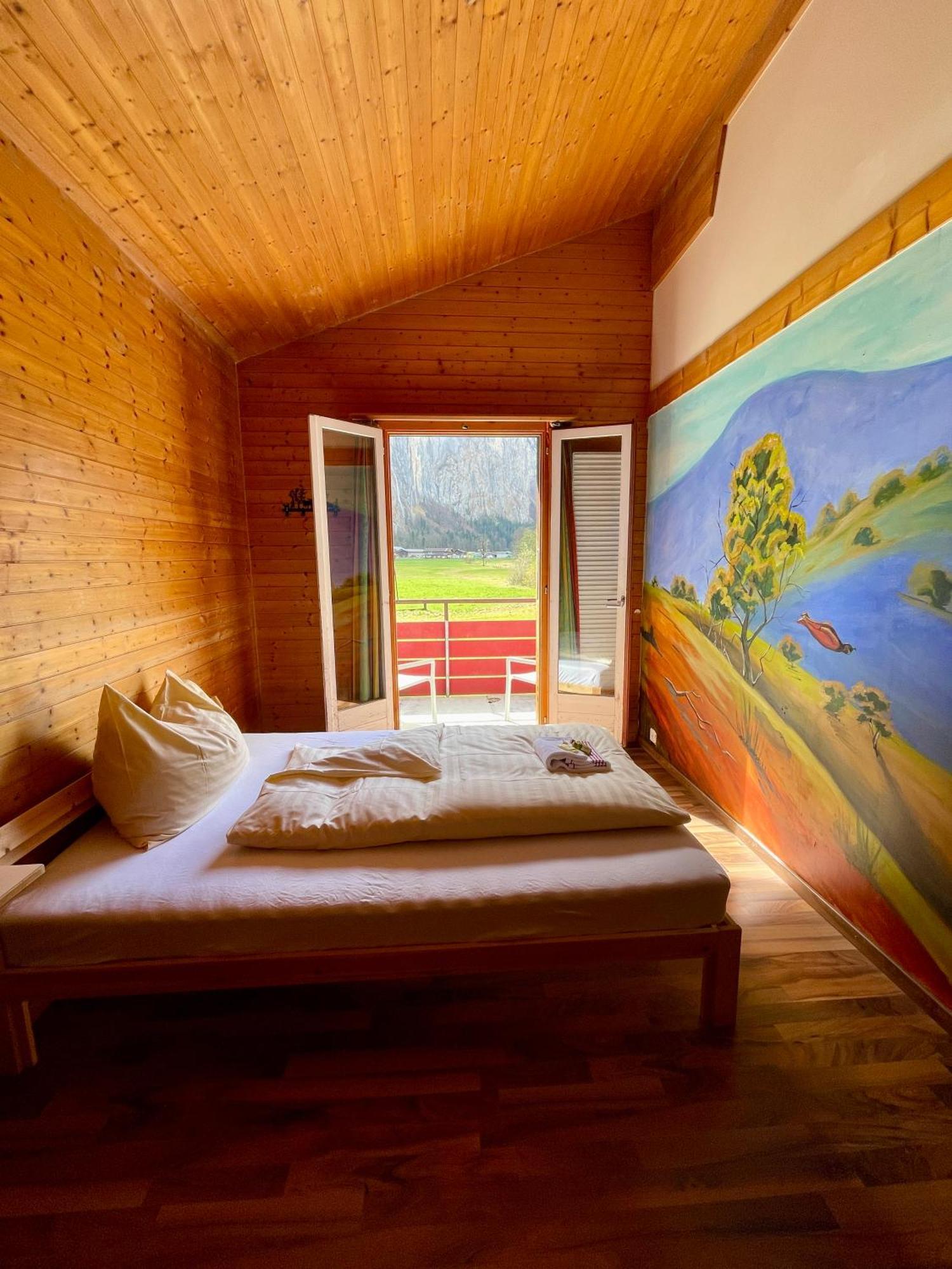 Alpine Base Hostel - Adults Only เลาเทอร์บรุนเนน ภายนอก รูปภาพ