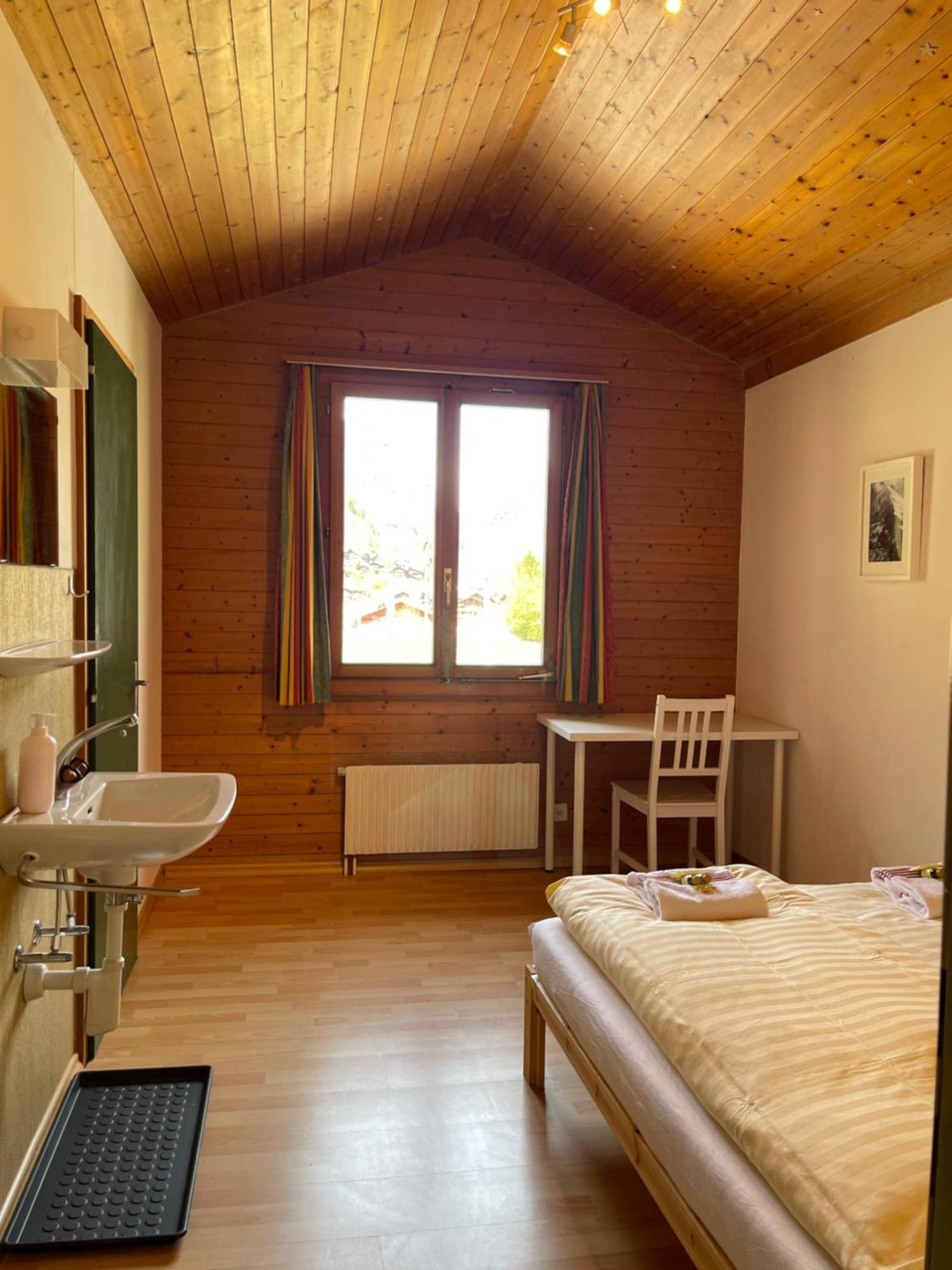 Alpine Base Hostel - Adults Only เลาเทอร์บรุนเนน ภายนอก รูปภาพ