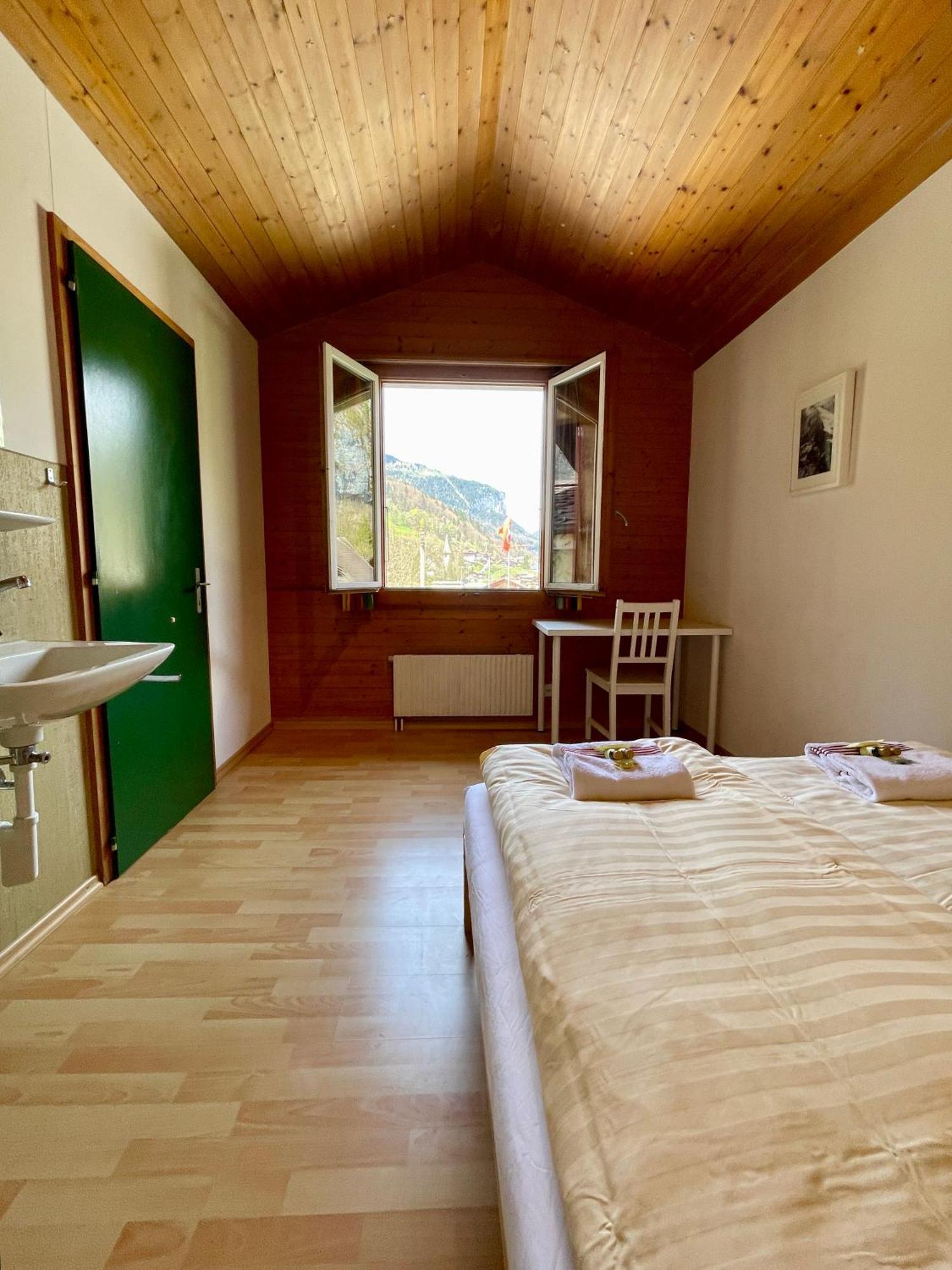 Alpine Base Hostel - Adults Only เลาเทอร์บรุนเนน ภายนอก รูปภาพ